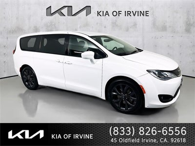 2020 Chrysler Pacifica Touring