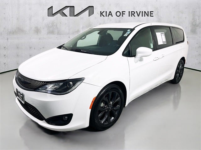 2020 Chrysler Pacifica Touring