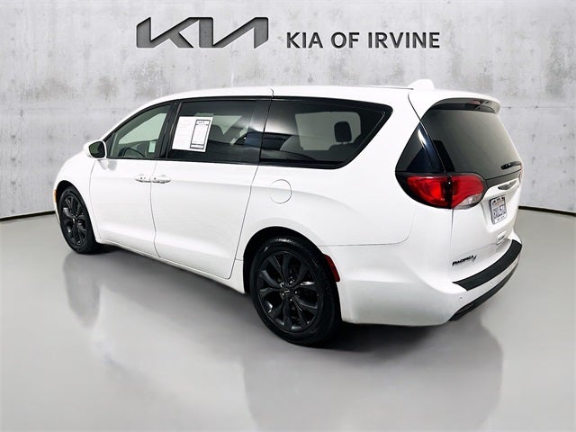 2020 Chrysler Pacifica Touring