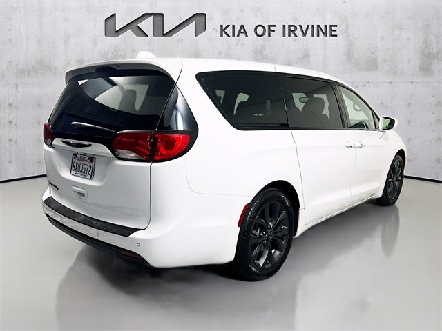 2020 Chrysler Pacifica Touring