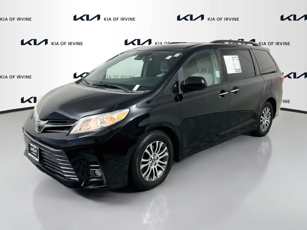 2019 Toyota Sienna XLE 8 Passenger