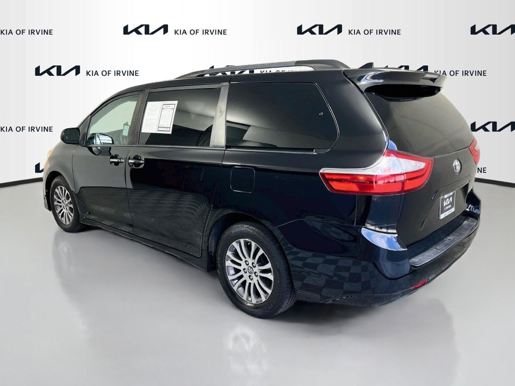 2019 Toyota Sienna XLE 8 Passenger