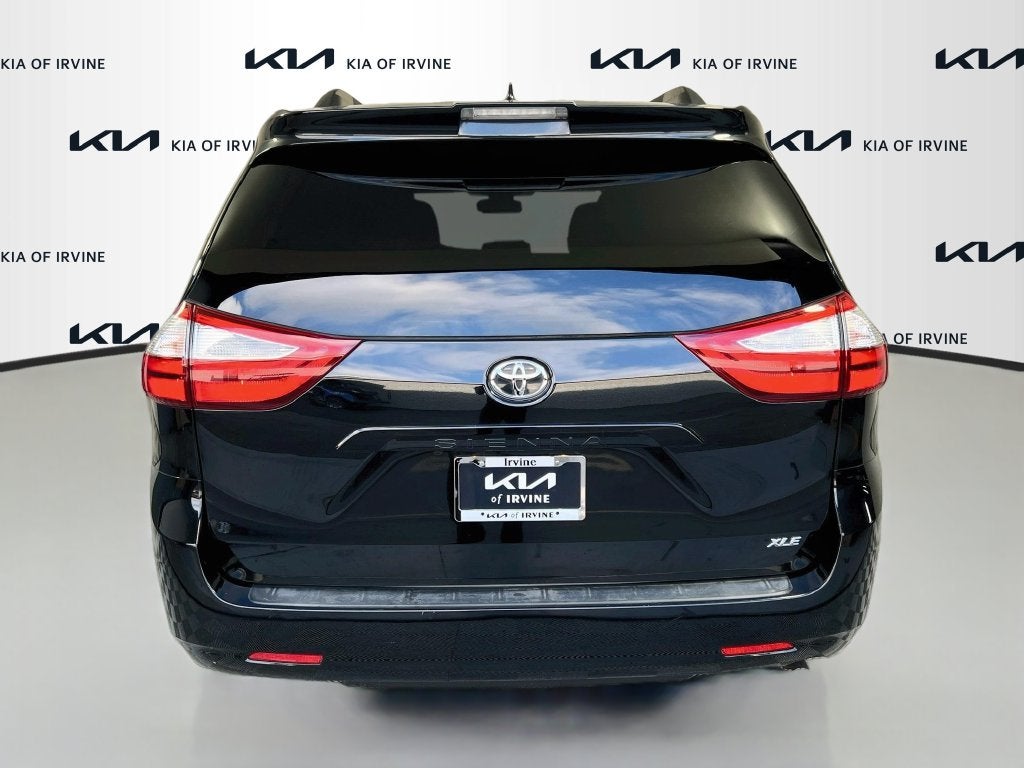 2019 Toyota Sienna XLE 8 Passenger