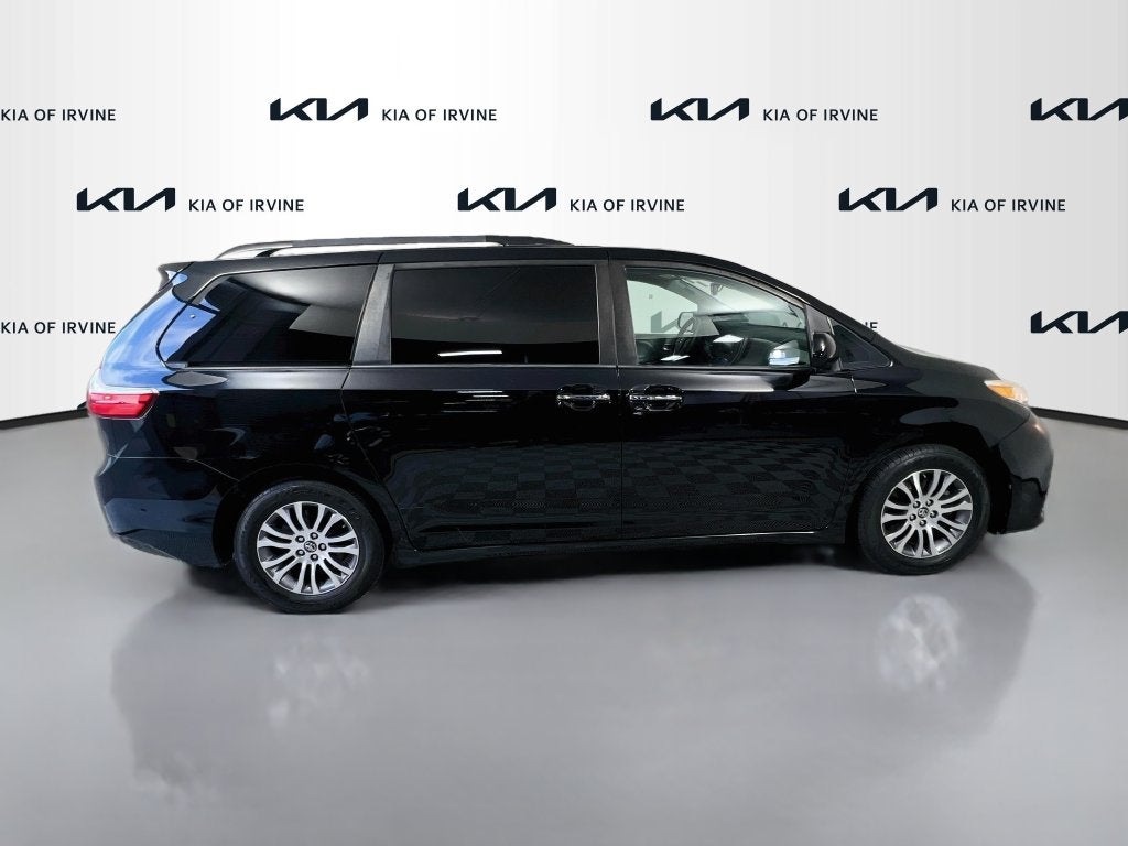2019 Toyota Sienna XLE 8 Passenger