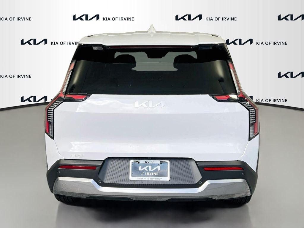 2026 Kia EV9 Light Long Range