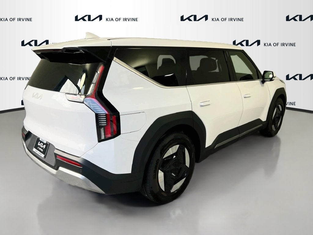 2026 Kia EV9 Light Long Range