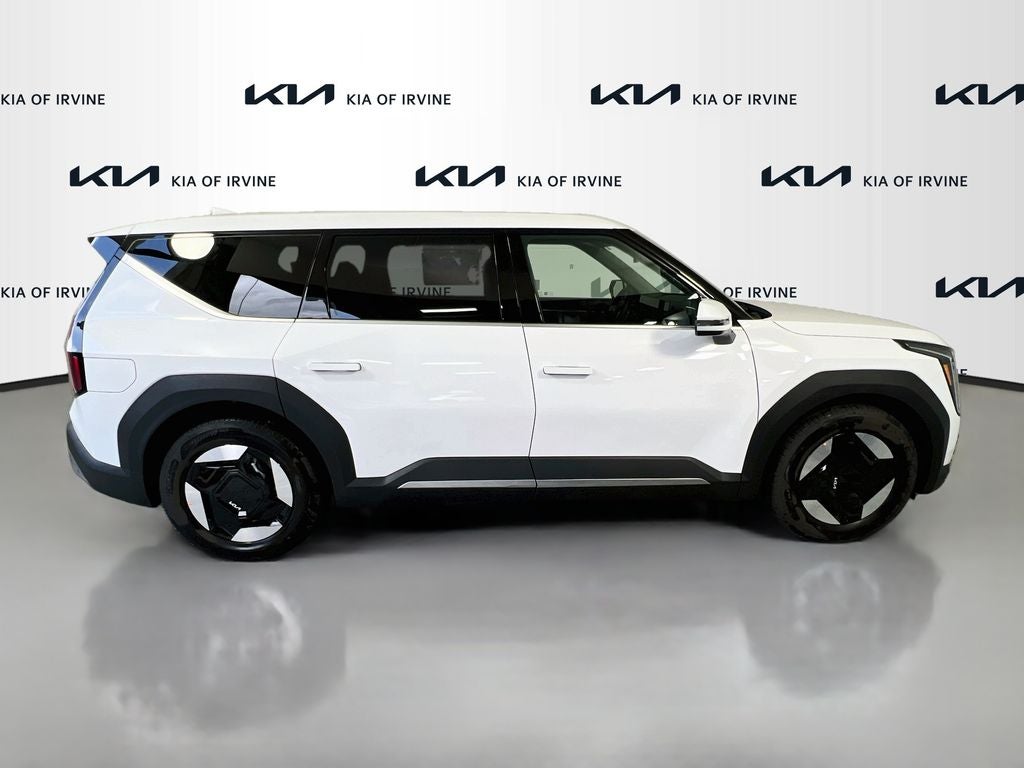 2026 Kia EV9 Light Long Range