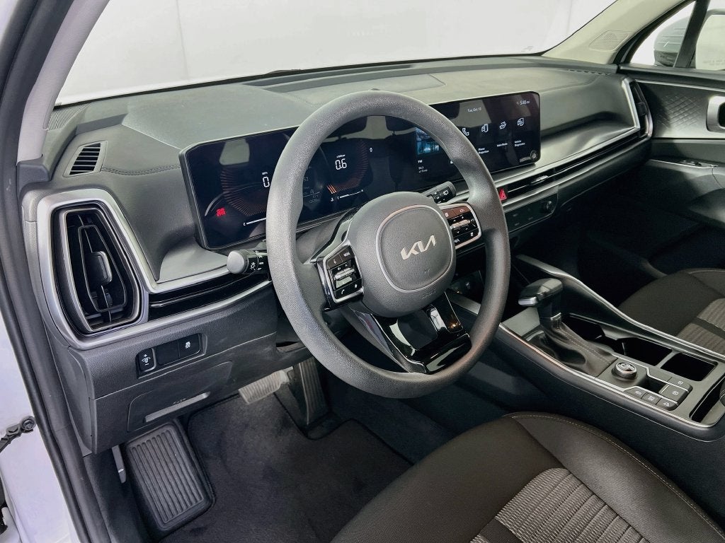 2025 Kia Sorento LX