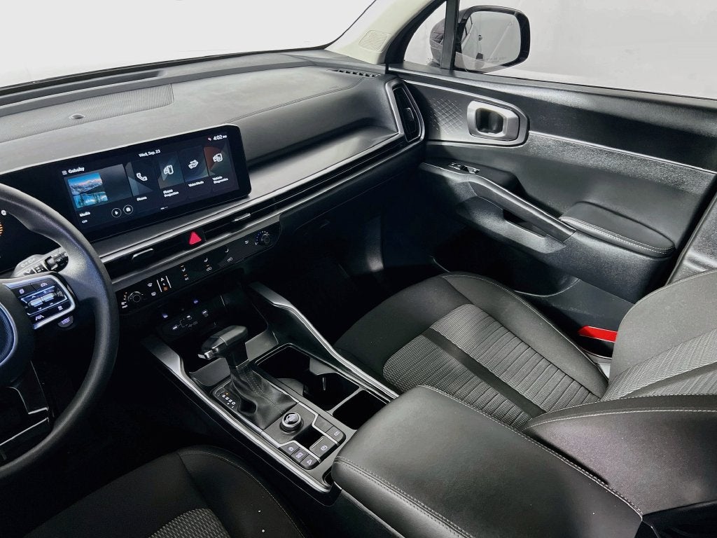 2025 Kia Sorento LX