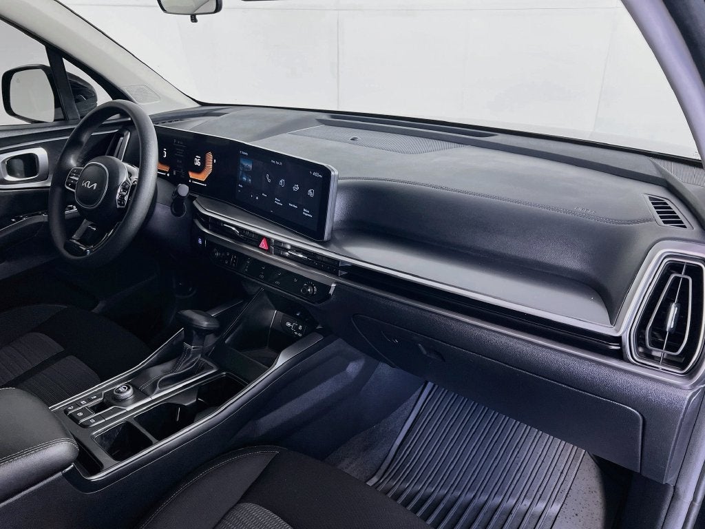 2025 Kia Sorento LX