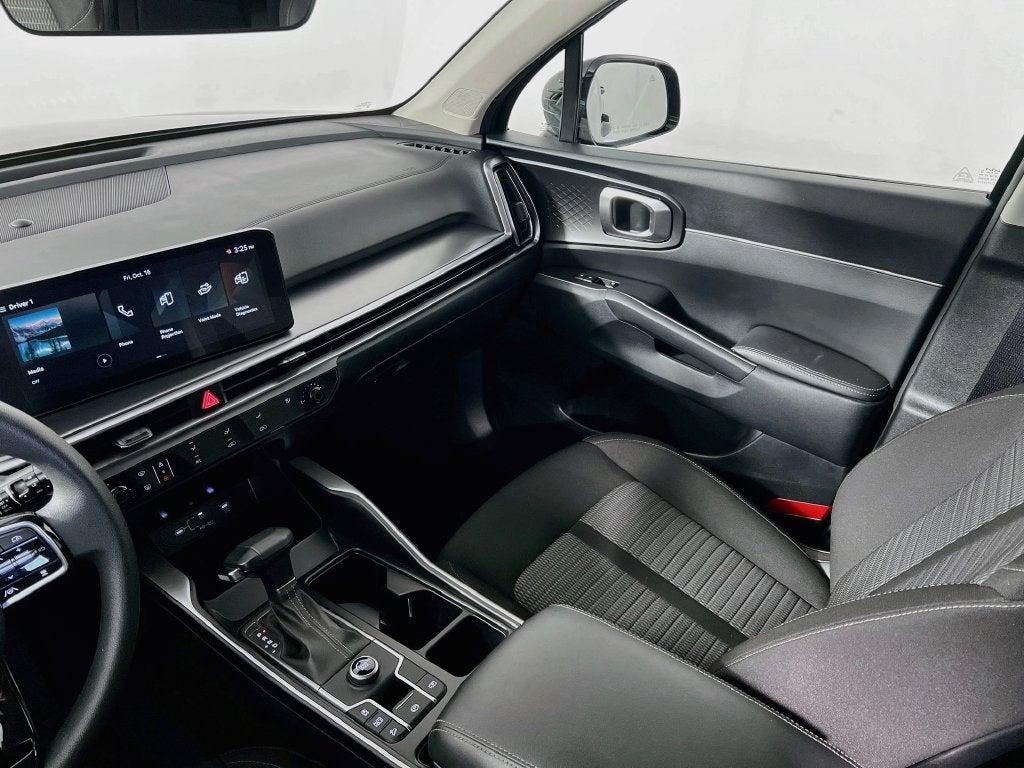 2025 Kia Sorento LX