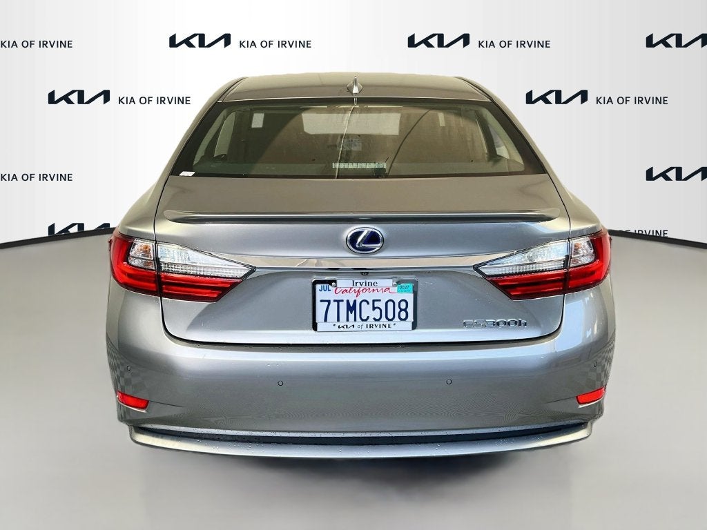 2016 Lexus ES 300h