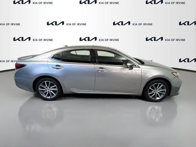 2016 Lexus ES 300h