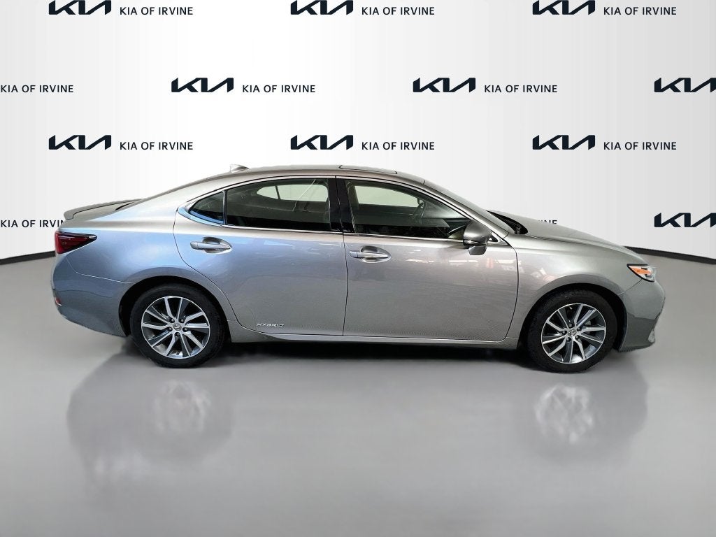 2016 Lexus ES 300h