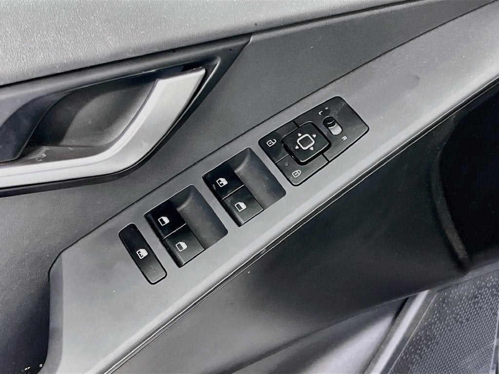 2024 Kia Niro LX