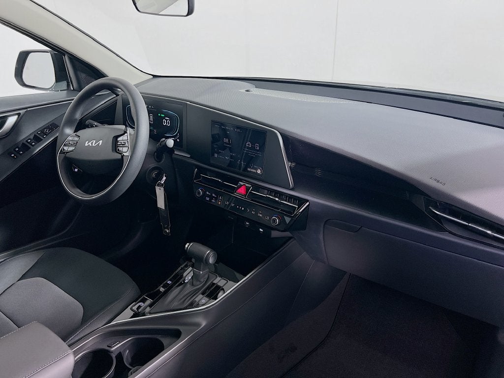2026 Kia Niro LX