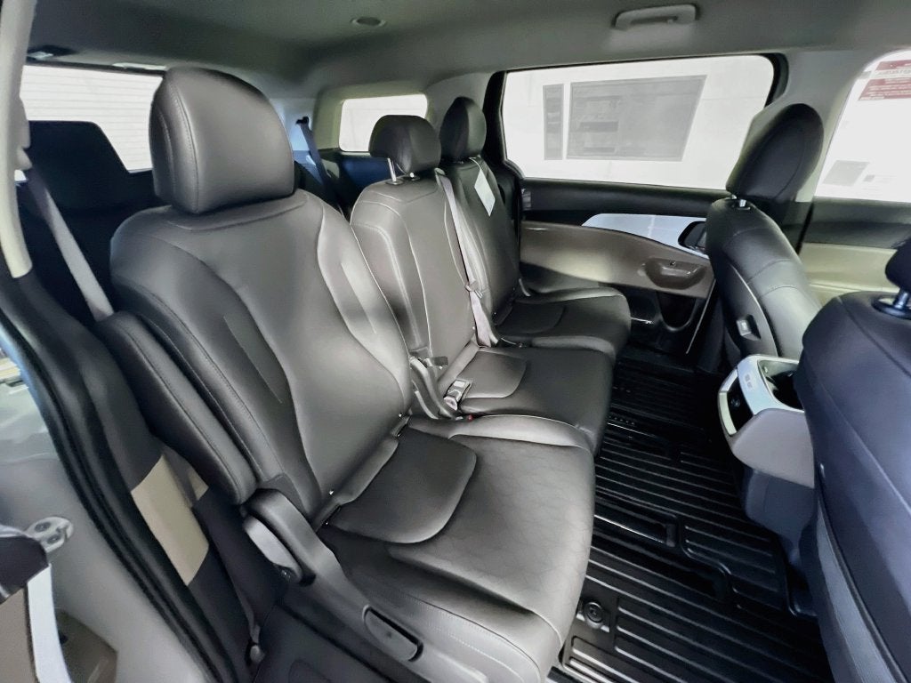 2027 Kia Carnival LXS