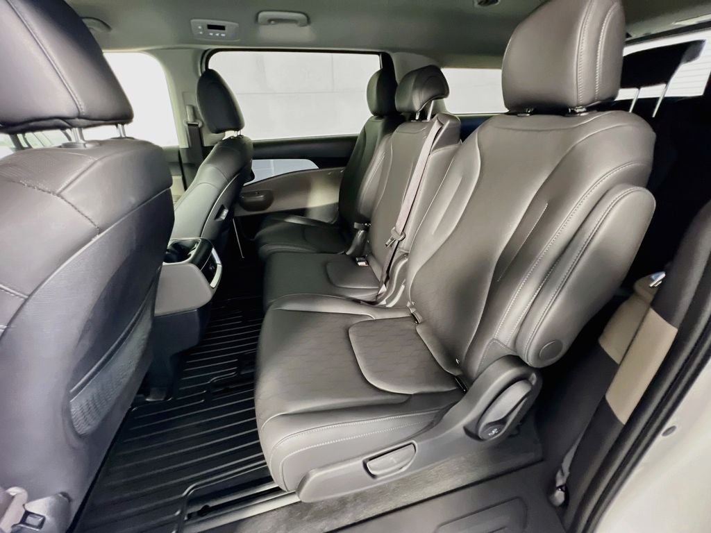 2027 Kia Carnival Hybrid LXS