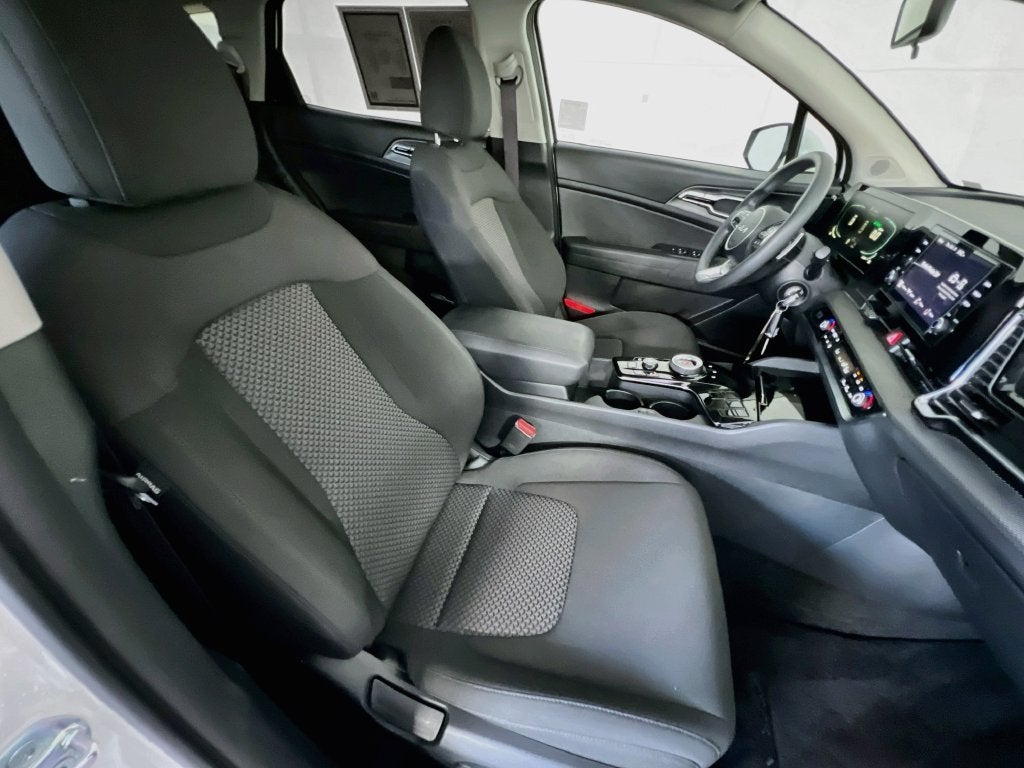 2025 Kia Sportage Hybrid LX