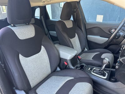 2014 Jeep Cherokee Sport