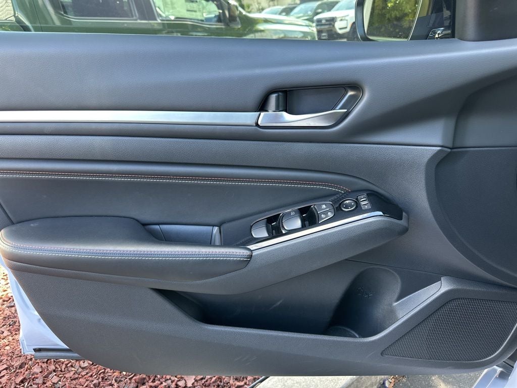 2023 Nissan Altima 2.0 SR