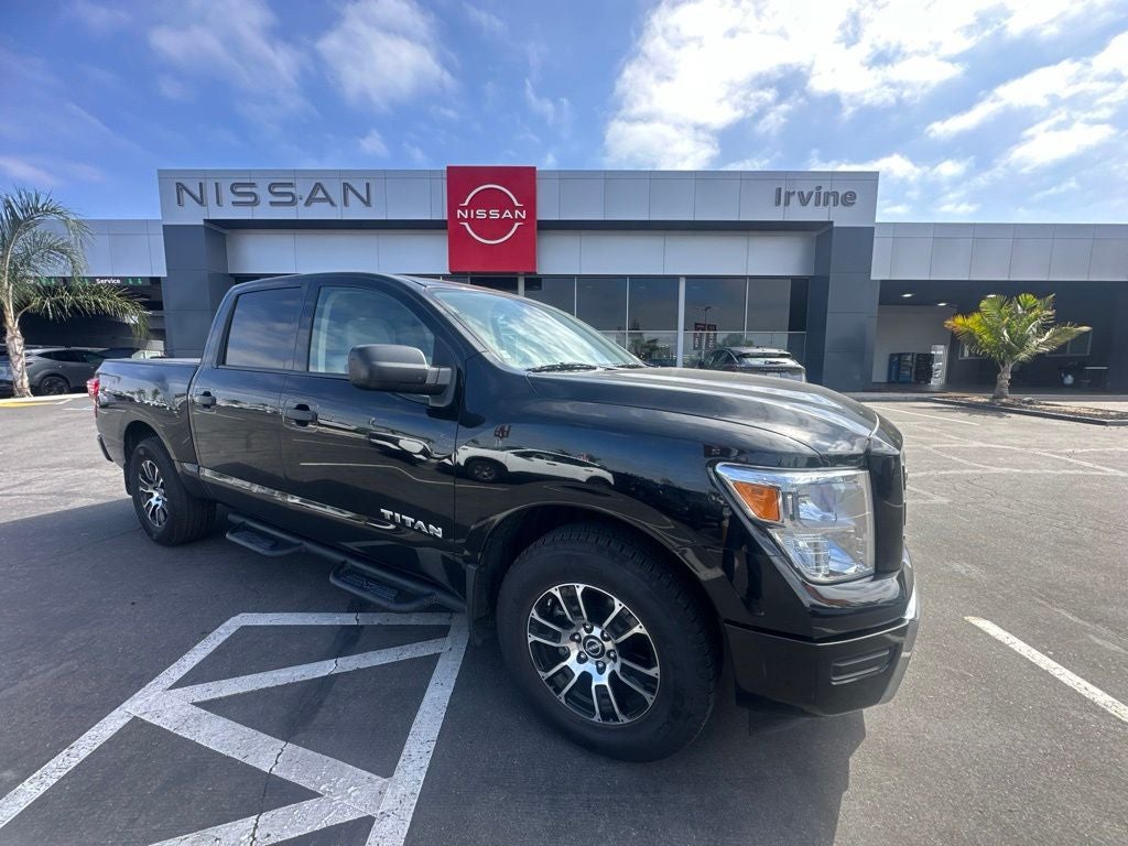 2023 Nissan Titan SV