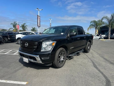 2023 Nissan Titan SV