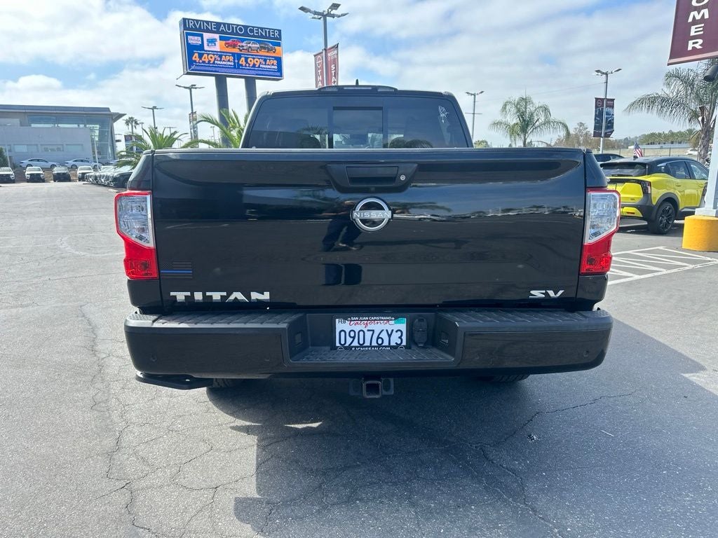 2023 Nissan Titan SV