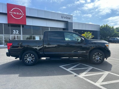 2023 Nissan Titan SV