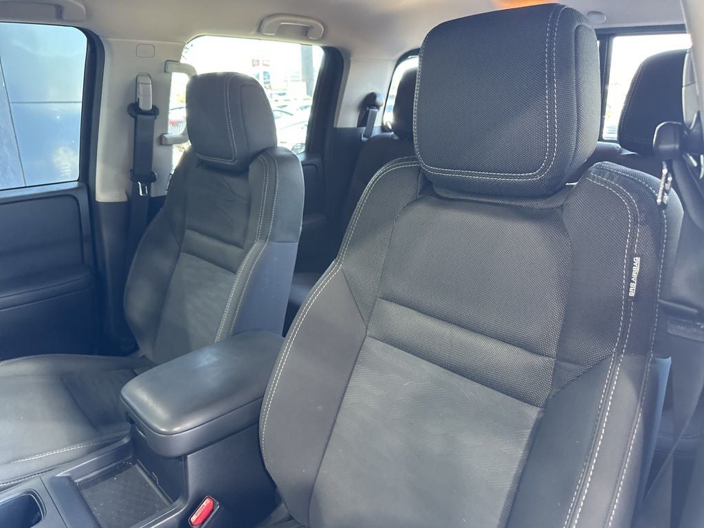 2022 Nissan Frontier SV