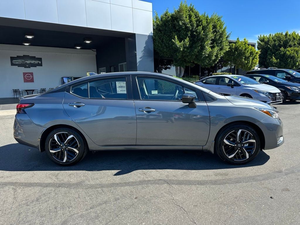 2025 Nissan Versa 1.6 SR