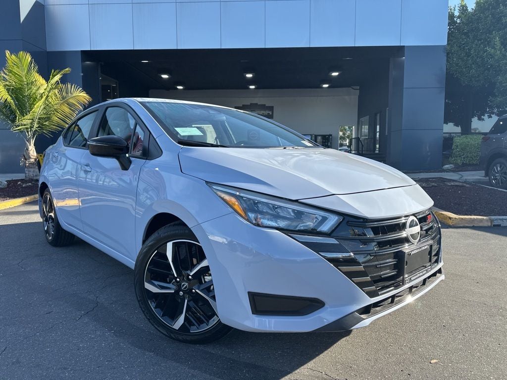 2025 Nissan Versa 1.6 SR