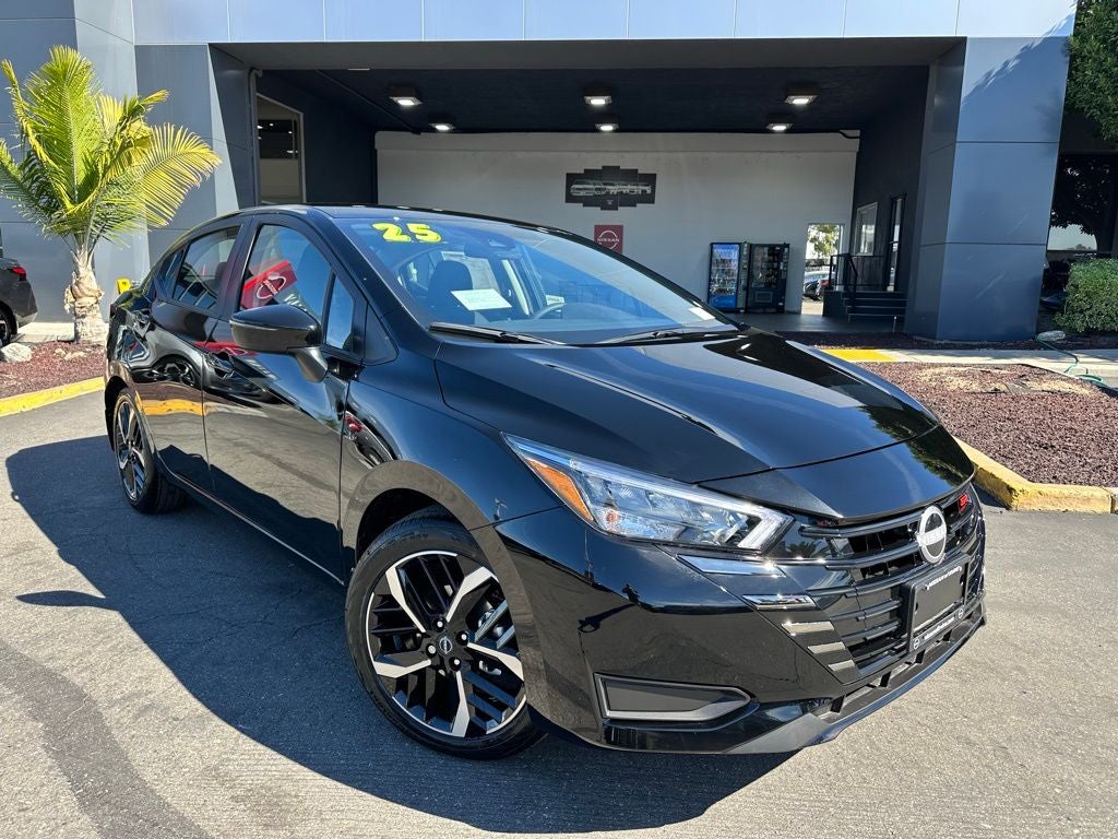 2025 Nissan Versa 1.6 SR