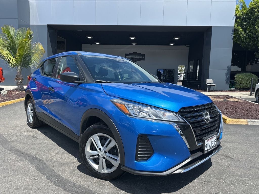 2025 Nissan Kicks S