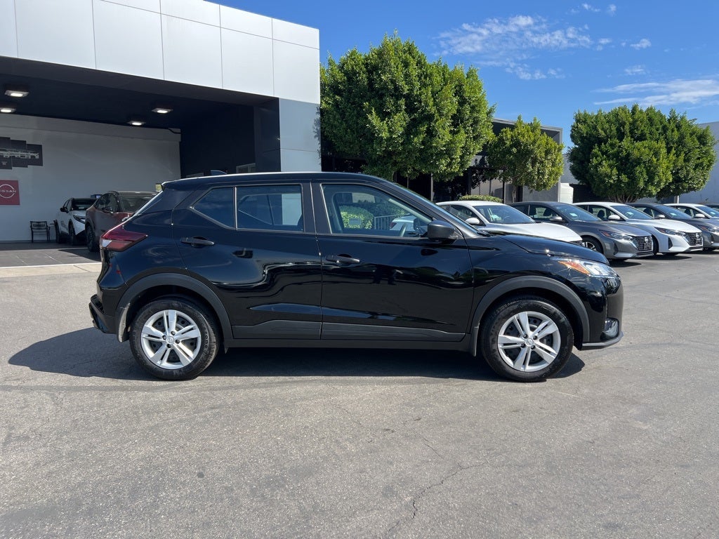 2025 Nissan Kicks Play S