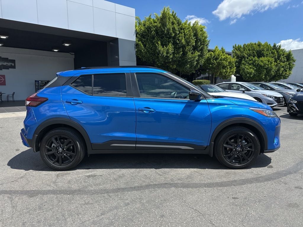 2023 Nissan Kicks SR