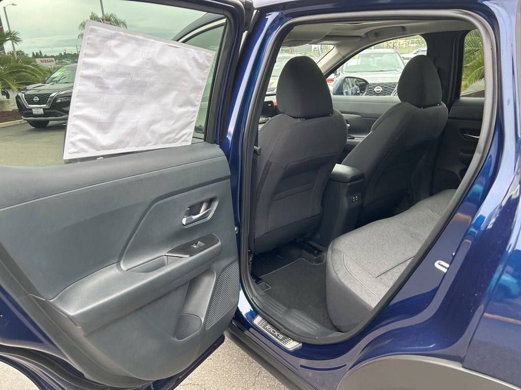 2025 Nissan Kicks SV