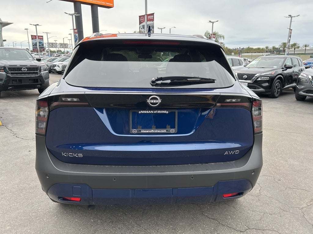 2025 Nissan Kicks SV