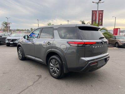 2023 Nissan Pathfinder S