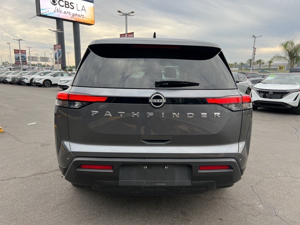2023 Nissan Pathfinder S