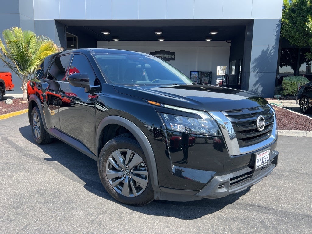 2024 Nissan Pathfinder S
