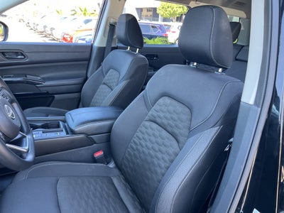 2024 Nissan Pathfinder S