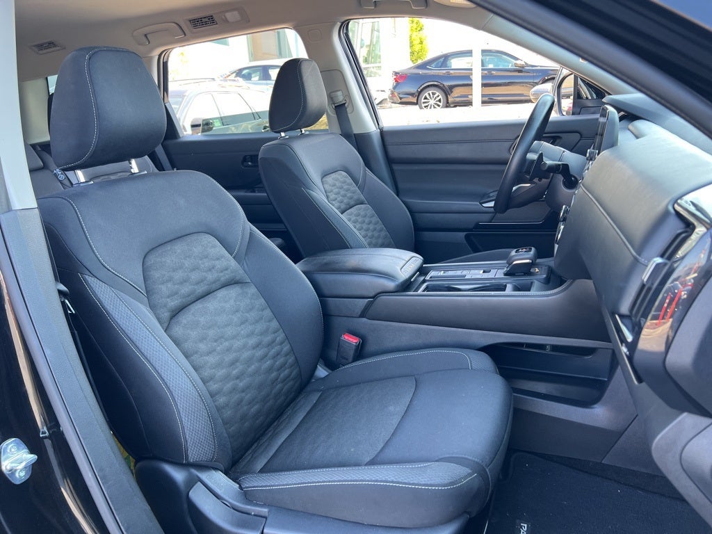 2024 Nissan Pathfinder S