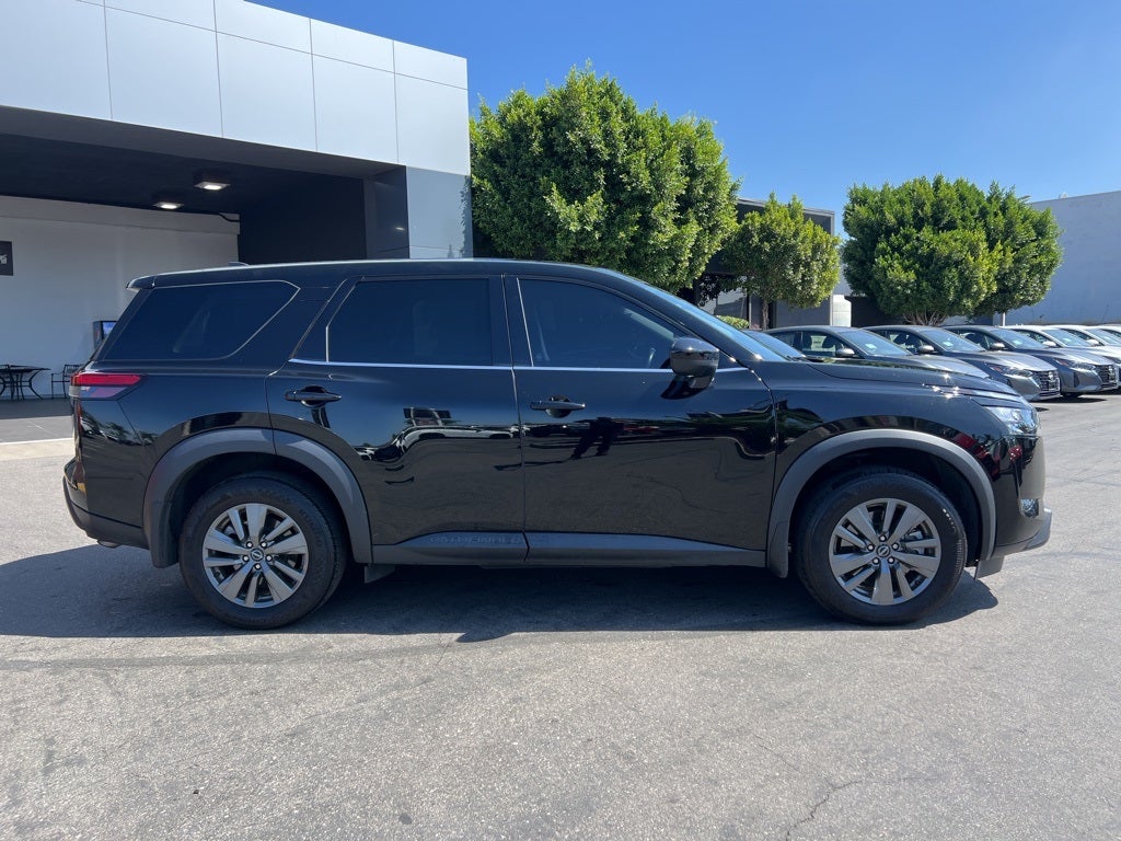 2024 Nissan Pathfinder S