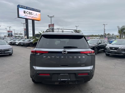 2025 Nissan Pathfinder SV