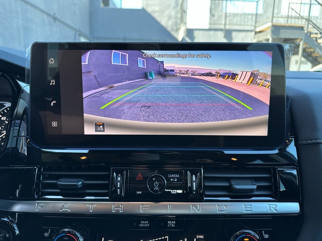 2026 Nissan Pathfinder SV