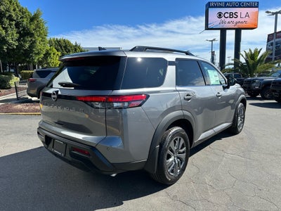 2026 Nissan Pathfinder SV