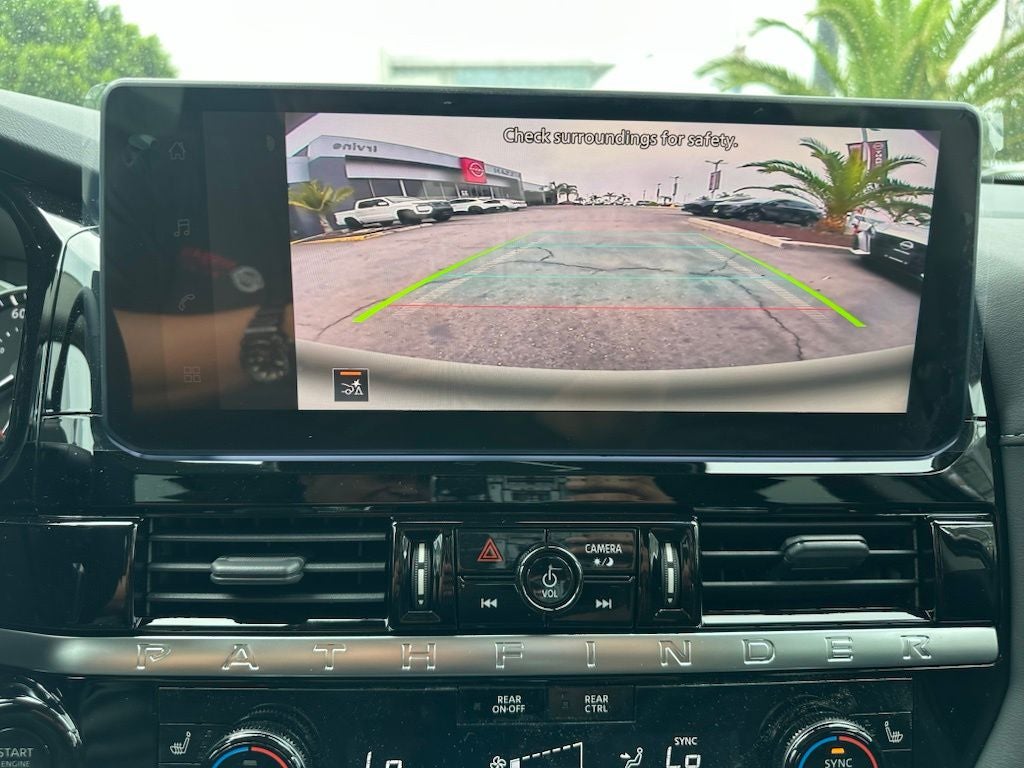 2026 Nissan Pathfinder SV