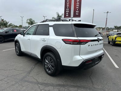 2026 Nissan Pathfinder SV