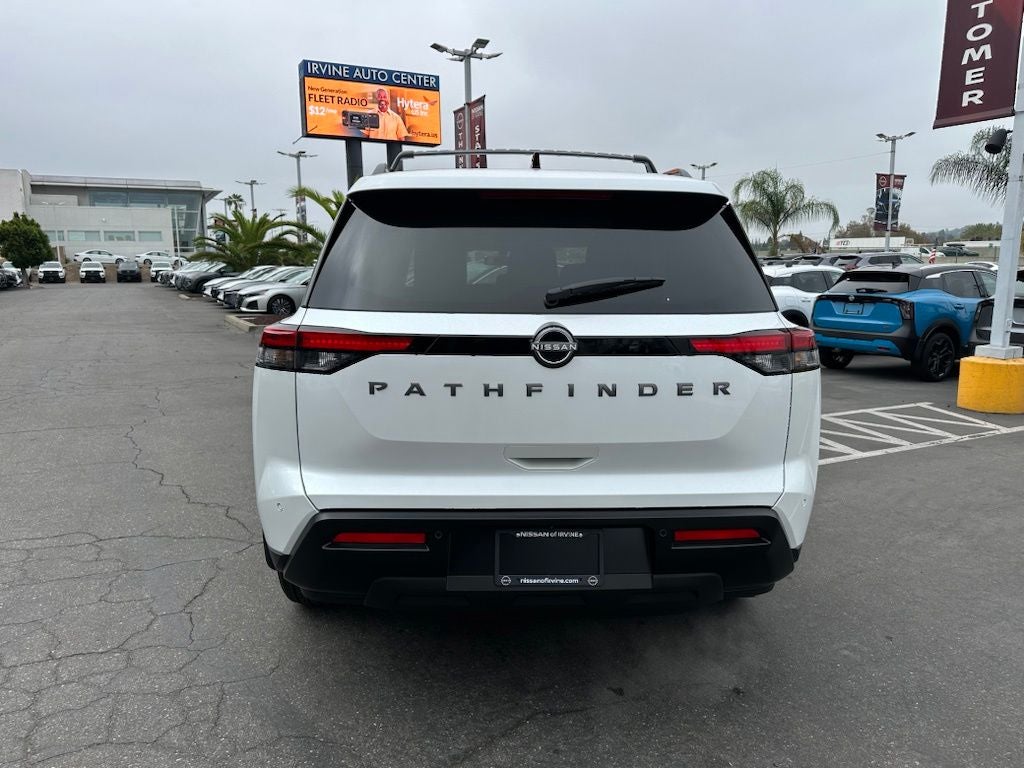 2026 Nissan Pathfinder SV